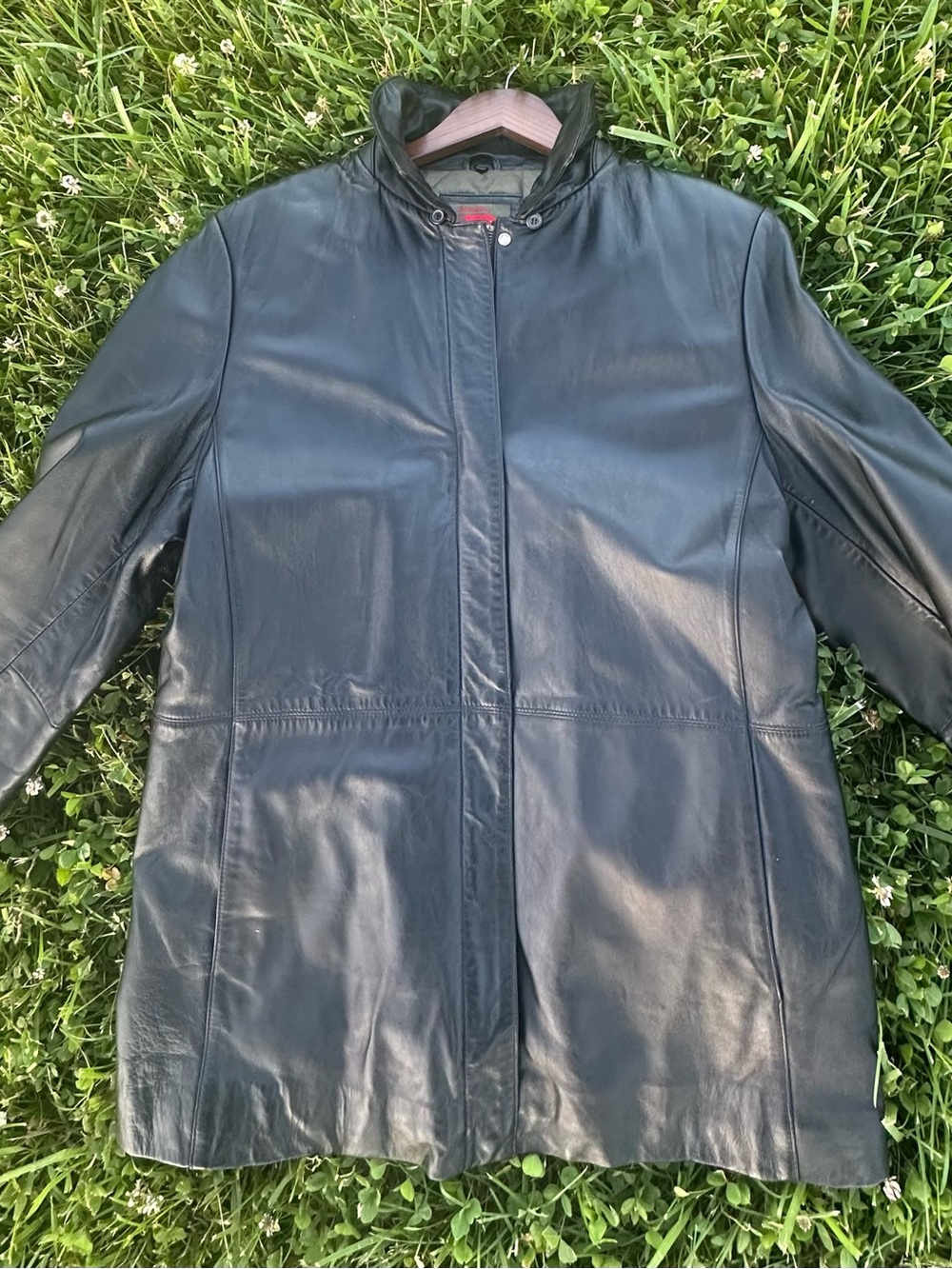 Women’s Large Black Leather Jacket with Quilted Interior- like new - Picture 4 of 10
